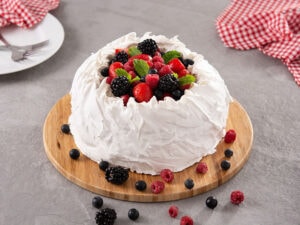 Pavlova Cake