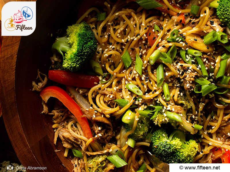 Crockpot Chicken Lo Mein