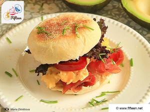 English Muffin With Scrambled Eggs Recipe