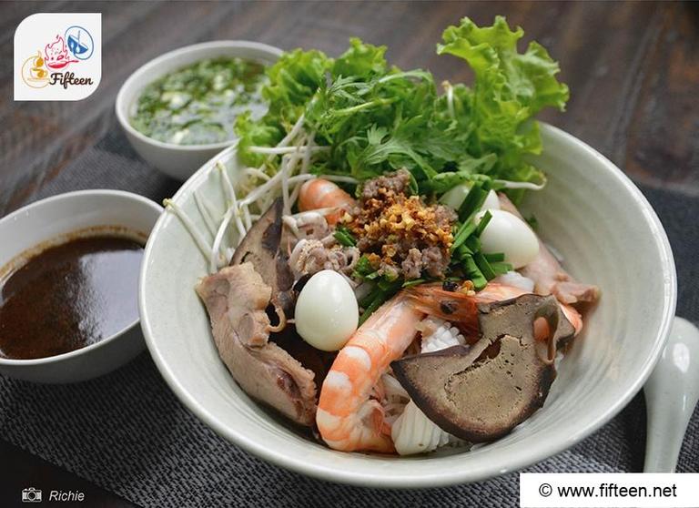 Place The Crown Daisy