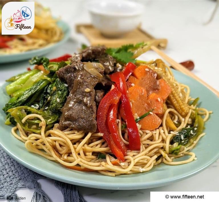 Stir Fried Noodles With Beef