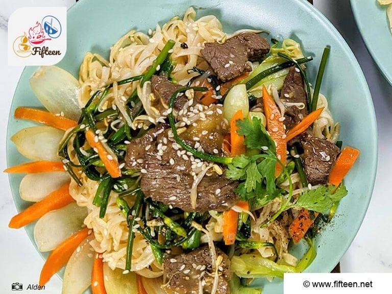 Vietnamese Stir Fried Rice Noodles With Beef Recipe