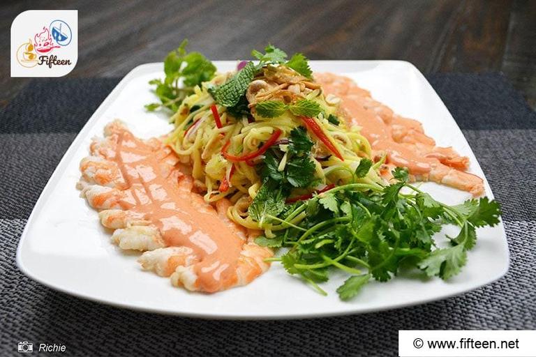 Vietnamese Green Mango Salad With Shrimp