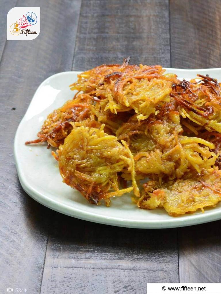 Bánh Rế Recipe (Vietnamese Sweet Potato Fritters)