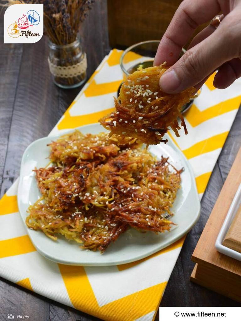 Bánh Rế Recipe (Vietnamese Sweet Potato Fritters)