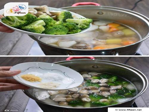 Canh Suon Heo Step 4 Add the Vegetables2