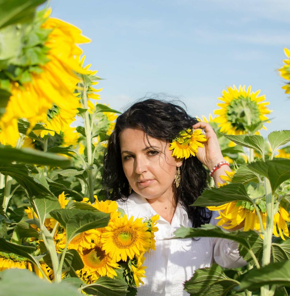 Olena Medvedieva Author