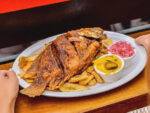 Honduran Pollo Pescado Frito Con Tajadas