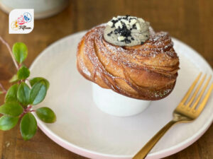 Oceanic Cakes And Pastries Cruffin