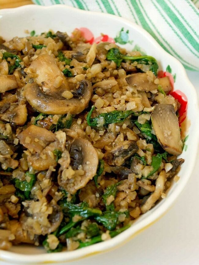 Low-Carb Mushroom & Spinach Cauliflower Rice